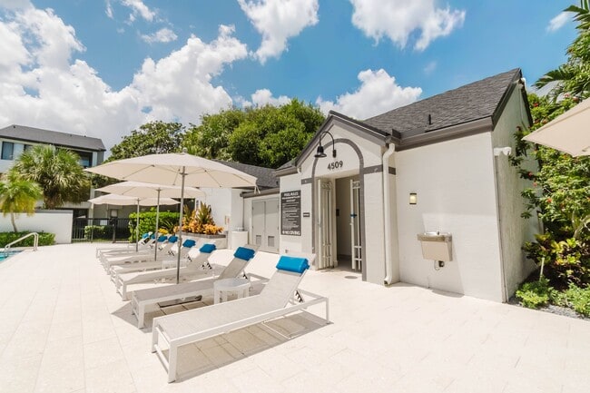 Building Photo - Legacy at Coconut Creek
