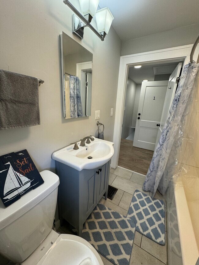 Foto del edificio - 1230 N Kealing Ave