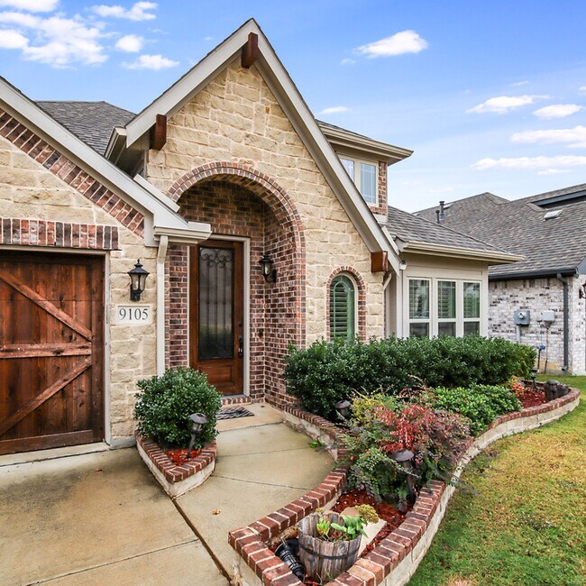 Foto del edificio - 9105 Conroe Dr