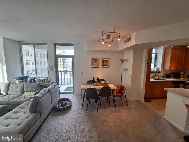 Foto del edificio - 851 N Glebe Rd