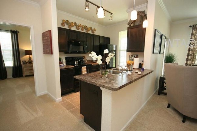Building Photo - 2 bedroom in SAN ANTONIO TX 78245