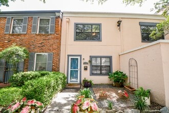 Building Photo - 5244 Arboles Dr