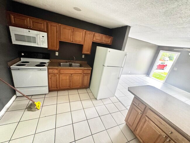 Foto del edificio - 2993 SE Camino Ave