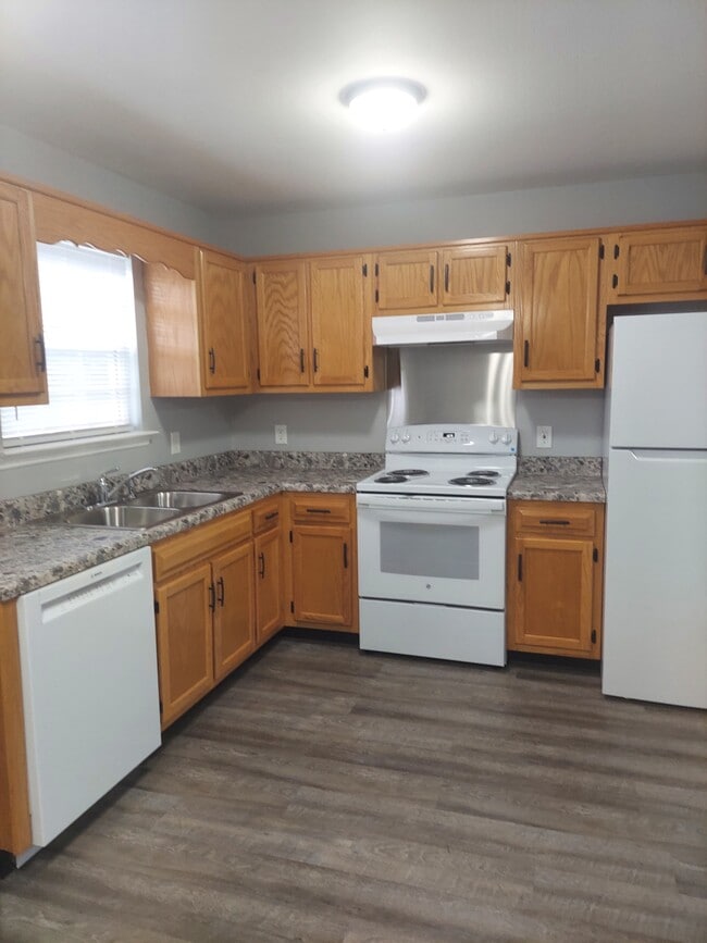 Kitchen - 1438 Vance Rd