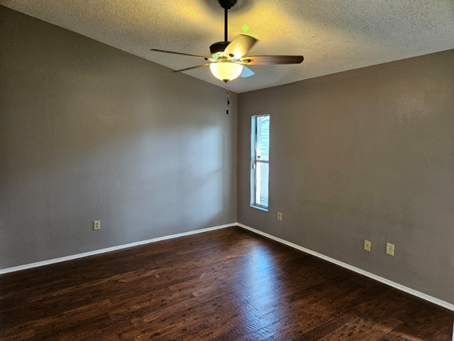 Foto del edificio - 11644 Hidden Hollow Cir