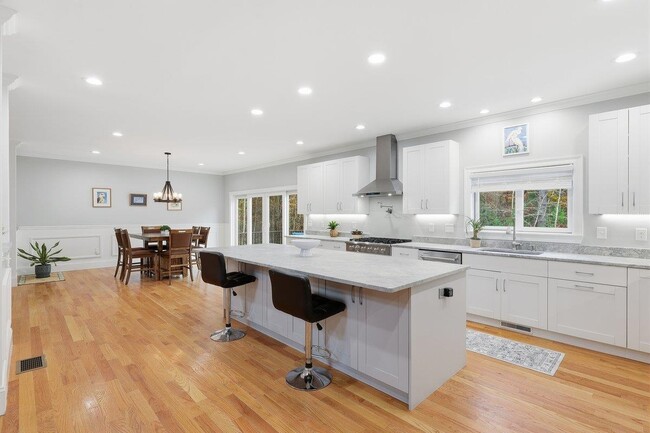 Building Photo - 22 Austin Ln