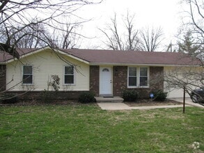 Building Photo - 177 Ivy Ln