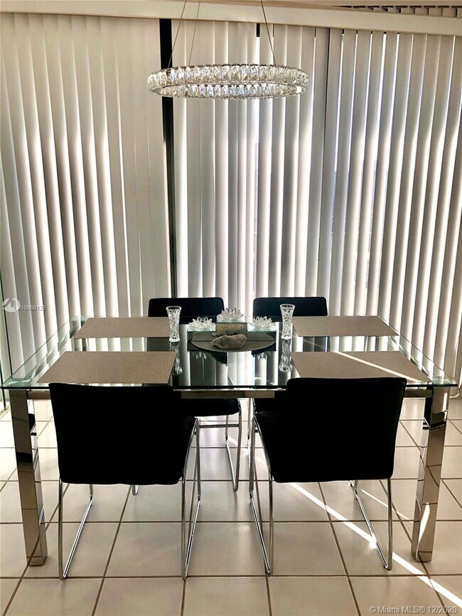 Foto del edificio - 3031 N Ocean Blvd