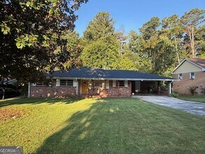 Building Photo - 3961 Lindsey Dr