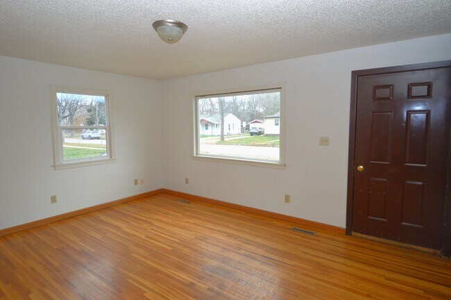 Foto del edificio - 5 Bedroom House for Rent