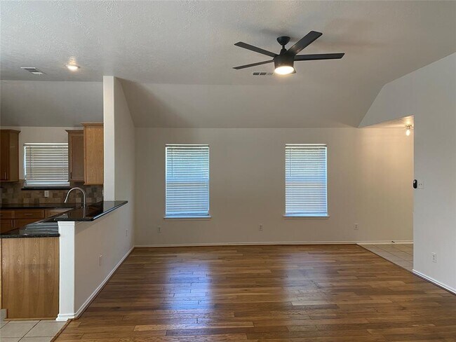 Foto del edificio - 5523 Autumn Ash Ln