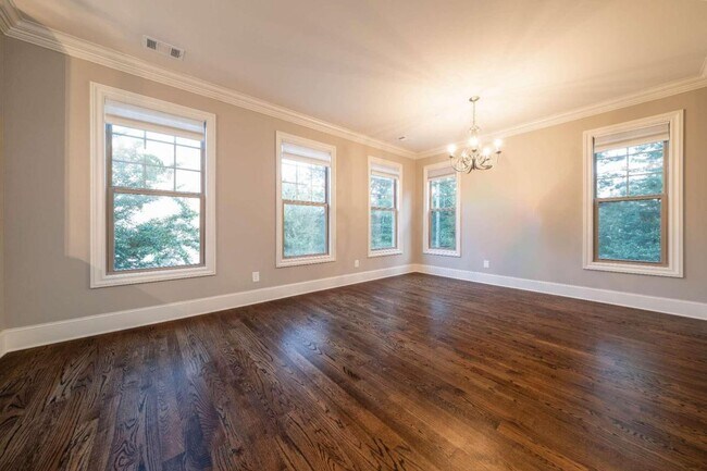 Building Photo - 1572 Cambridge Pl