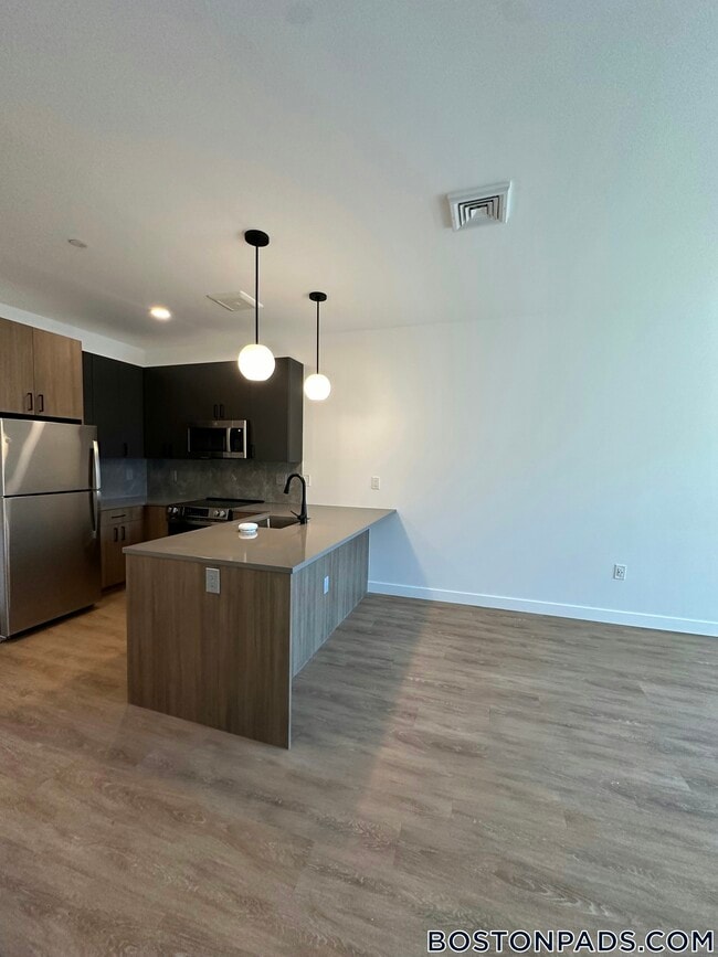 Building Photo - 199 Gardner St