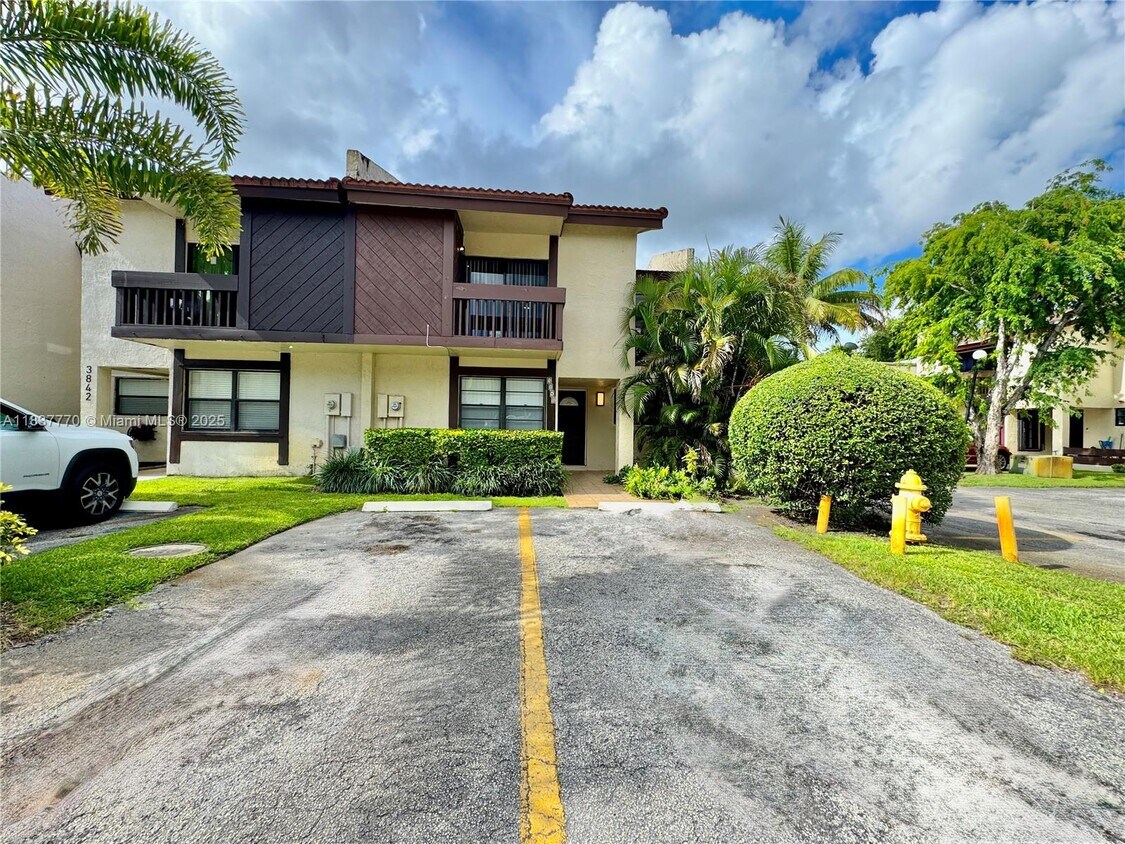 Foto principal - 3840 SW 52nd Ave