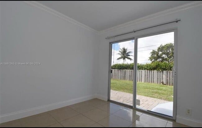Foto del edificio - 5291 NE 17th Ave