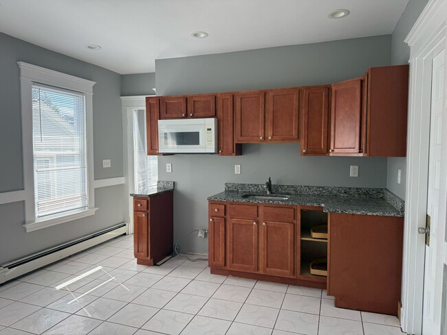 Building Photo - 135 Pendleton St