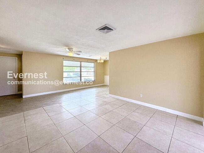 Building Photo - 3313 Ottway Dr