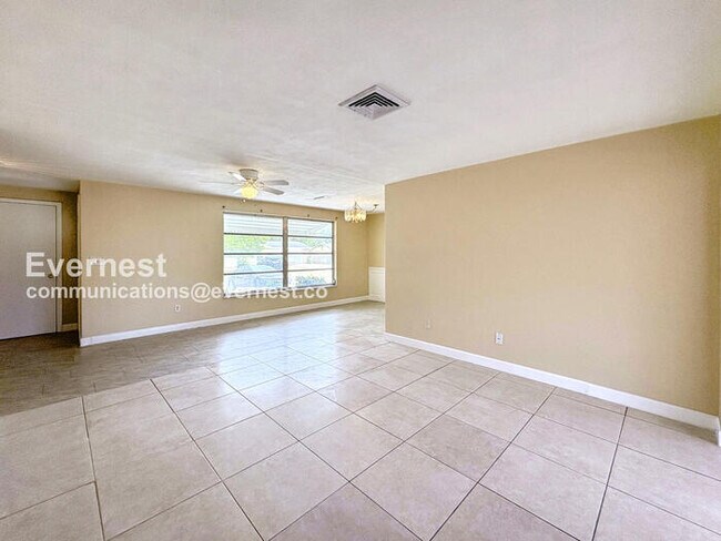 Foto del edificio - 3313 Ottway Dr