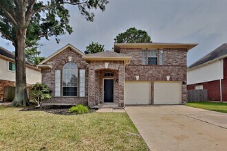 Building Photo - 20415 Drakewood Dr