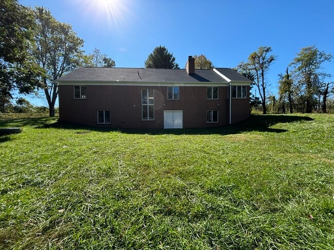 Building Photo - 38312 Charles Town Pike
