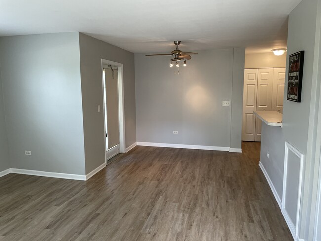 living room - 515 Silverstone Dr