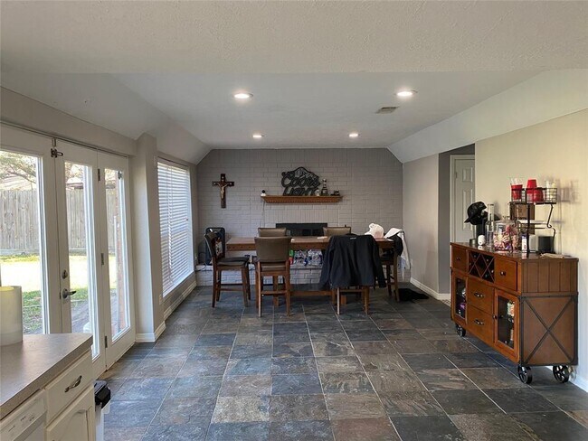 Foto del edificio - 9514 Thistle Trail Dr