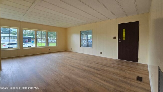 Building Photo - 7393 Fairlane Ave