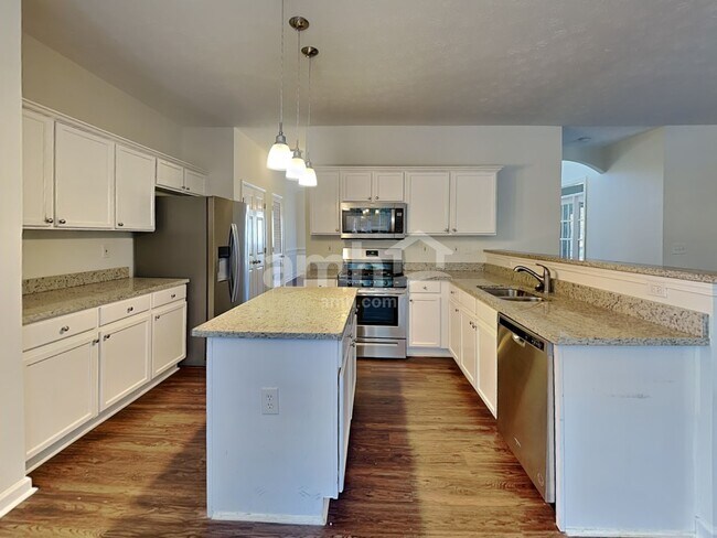 Foto del edificio - 2961 Belfaire Lake Dr