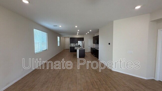 Foto del edificio - 18148 W Daley Ln