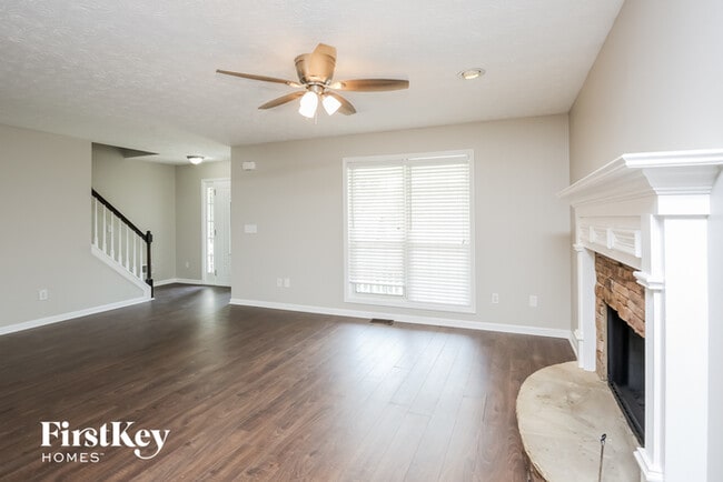 Building Photo - 6735 Lenore Ct