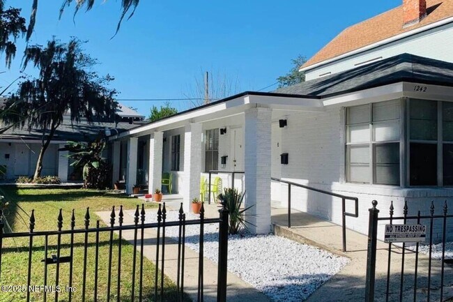 Foto del edificio - 1242 N Laura St
