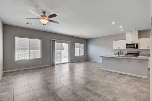 Foto del edificio - 2021 SINGLE FAMILY HOME IN GATED COMMUNITY