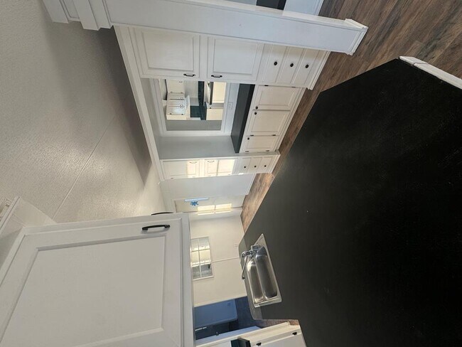 Foto del edificio - 14574 W 3rd St