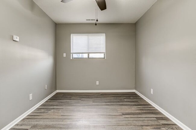 Foto del edificio - 3052 N 58th St