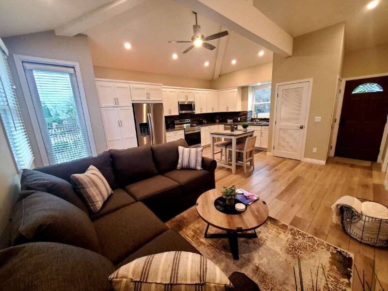 Foto principal - 2633 Acuna Ct