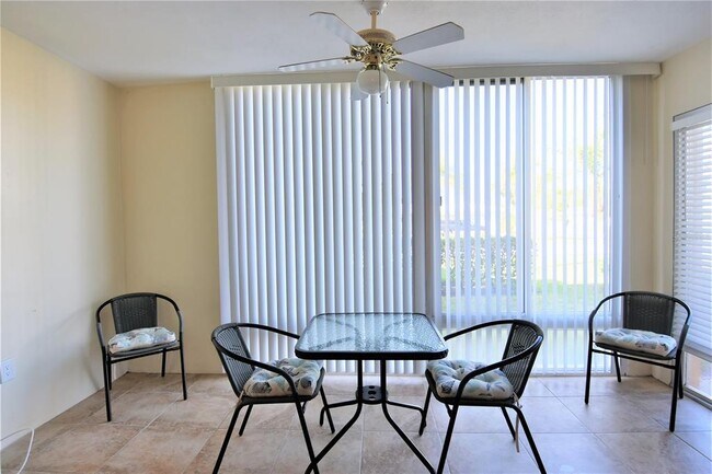 Building Photo - 10350 Imperial Point Dr W