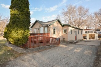 Building Photo - 725 7th St NW