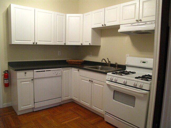 Photo - 205 W 29th St Apartments