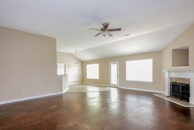 Foto del edificio - 6257 Saddletrail Dr