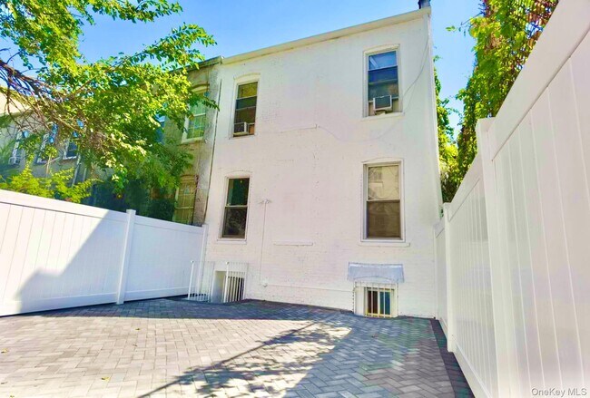Foto del edificio - 612 Jerome St