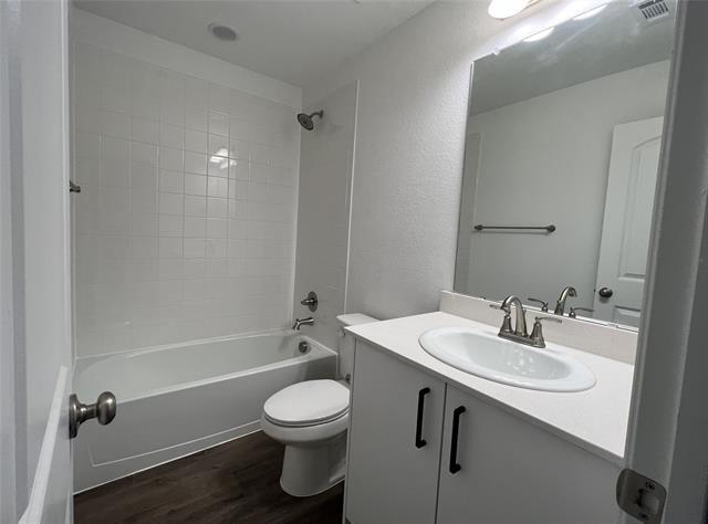 Building Photo - 121 Brookline Dr