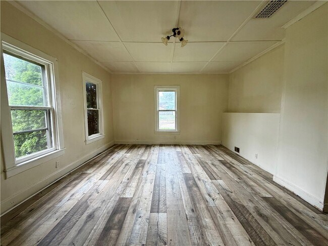 Foto del edificio - 1320 Grand Central Ave