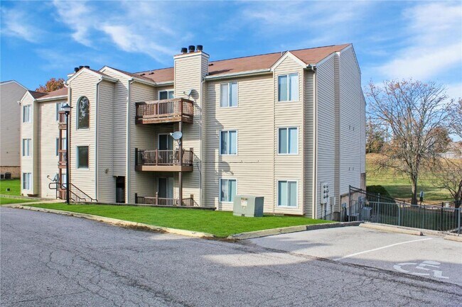 Foto del edificio - 17048 Sandalwood Creek Dr