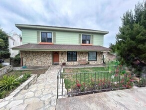 Building Photo - 25072 Alicia Dr