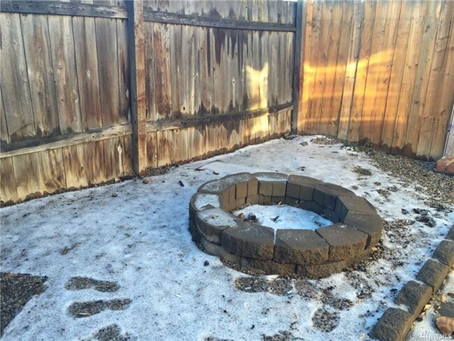 FIRE PIT - 258 Knolls Vista Dr