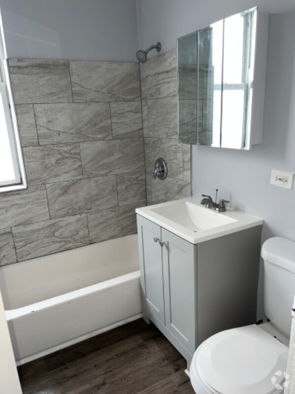 Roseland Apartments under 2,050 Chicago, IL 14 Rentals