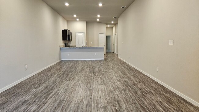 Building Photo - Three Bedroom Townhome in the Cooper Schoo...