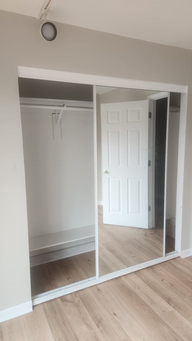 Dormitorio - 134 Franklin St