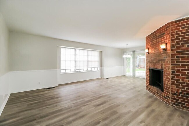 Foto del edificio - 2904 Huntleigh Dr