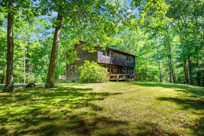 Building Photo - 321 Gibbs Rd